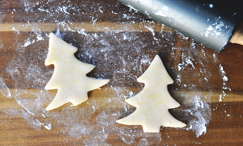 Creative Cookies for Christmas | Baking Sugar Cookie Tradition | www.borncreativeblog.com