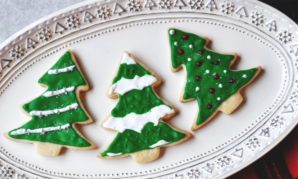 Creative Cookies for Christmas | Baking Sugar Cookie Tradition | www.borncreativeblog.com